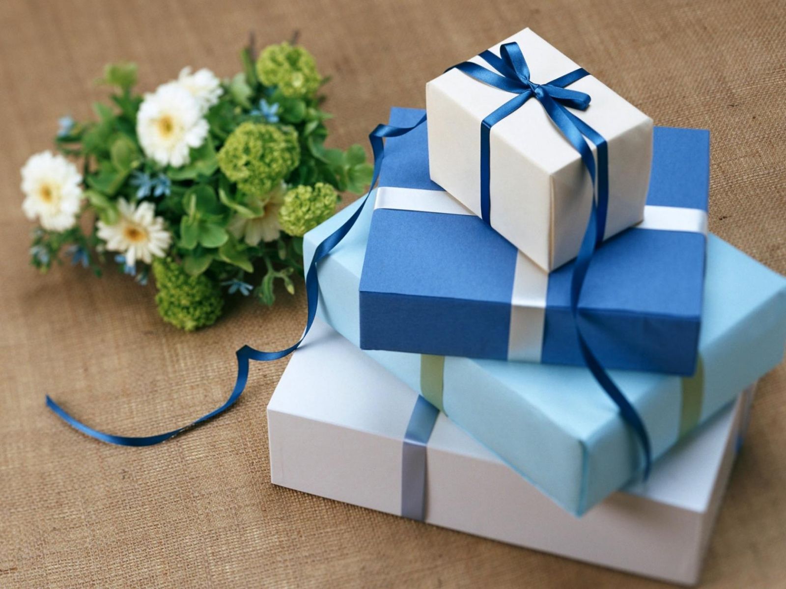 Cách tặng quà cho người Trung Quốc Cách tặng quà cho người Trung Quốc